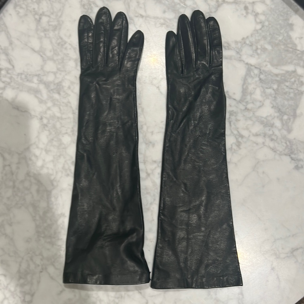 Banana Republic Pine Green Leather Gloves. M. NWT
